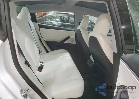 2025 Tesla Model 3 z USA, uszkodzony, nr VIN 5YJ3E1EB2SF919968